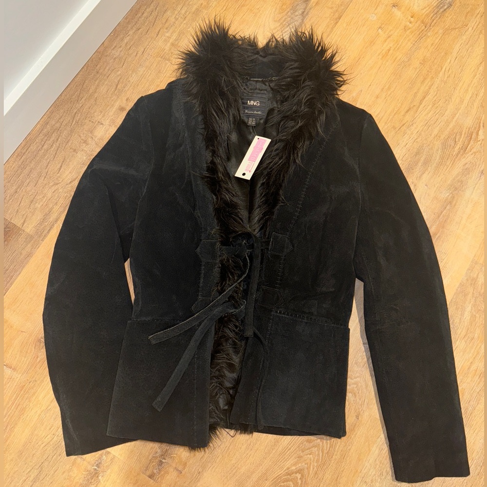 Vintage mango black suede faux fur trimmed short Penny lane style coat!